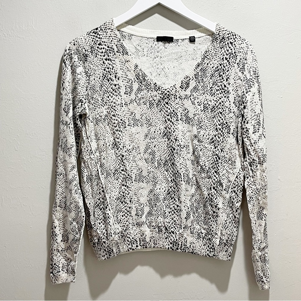ATM Women’s Snake Print V-Neck Sweater Pullover Haze Pavement Cashmere Blend M